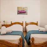 Kangaroo Villa
