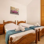 Kangaroo Villa