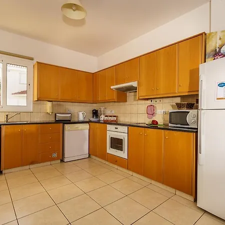 Βίλα Kangaroo Πρωταράς