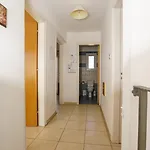 Kangaroo Vila *
