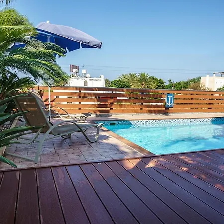 Kangaroo Villa *