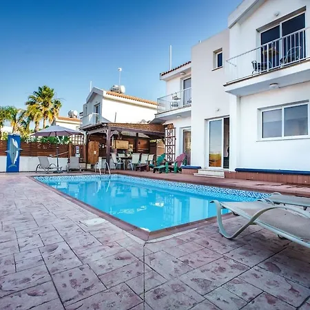 Kangaroo Villa *