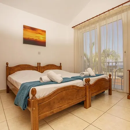 Kangaroo Villa *